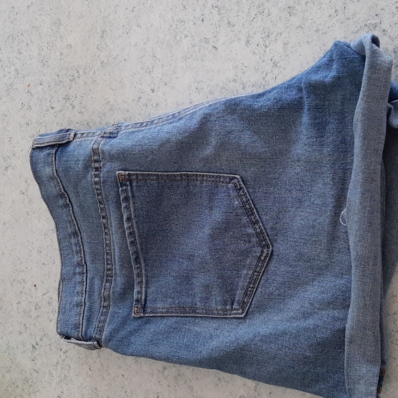 High Rise Shorts - Picture 3 of 4